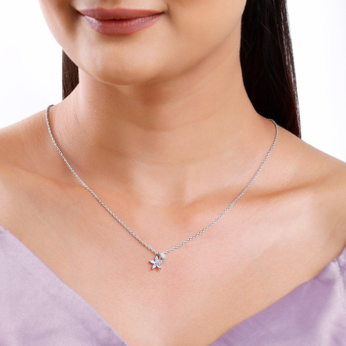 Silver Classic Floral Pendant with Link Chain