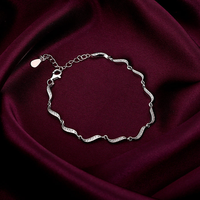 Kriti Sanon Silver Graceful Waves Bracelet