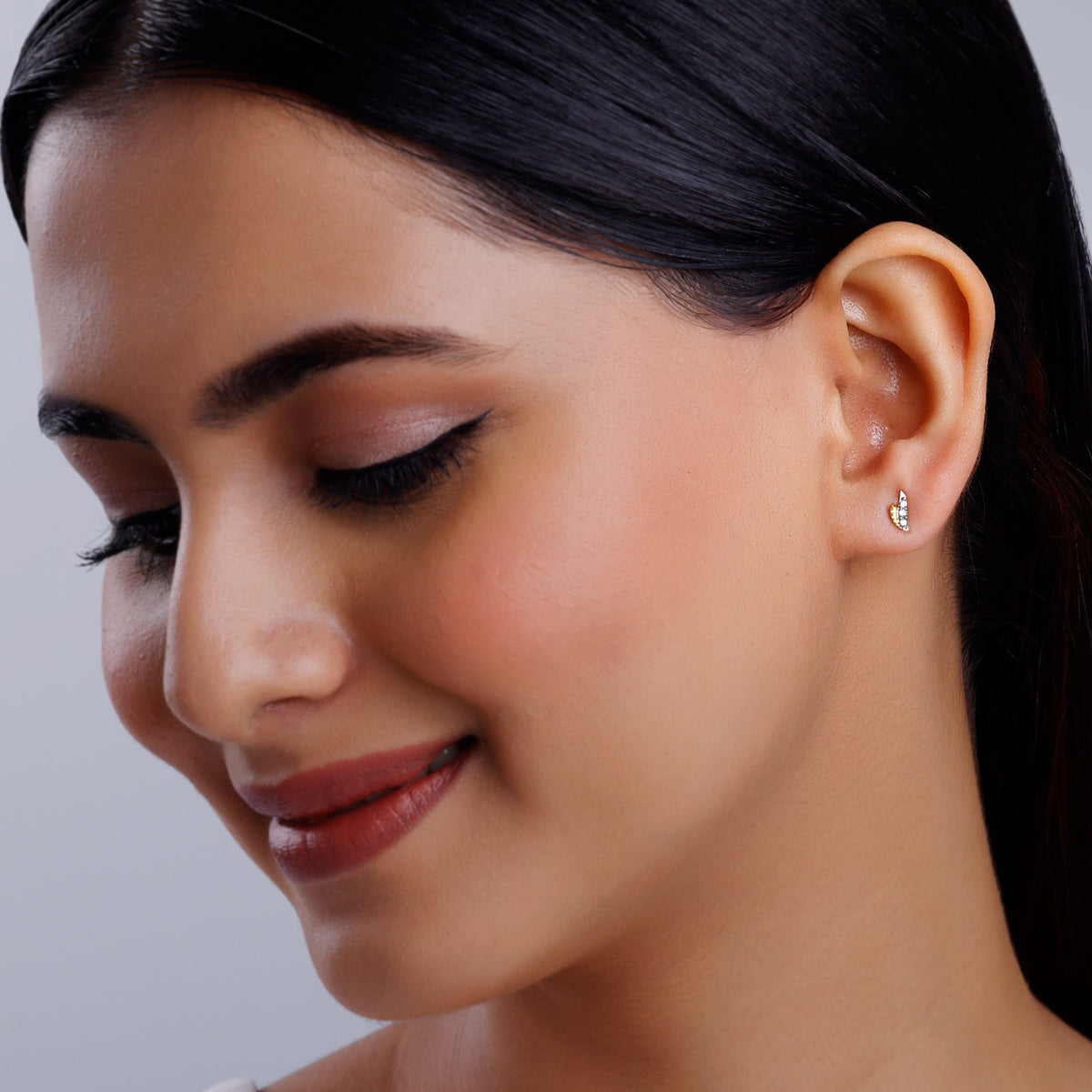 Gold Wavy Diamond Stud Earrings