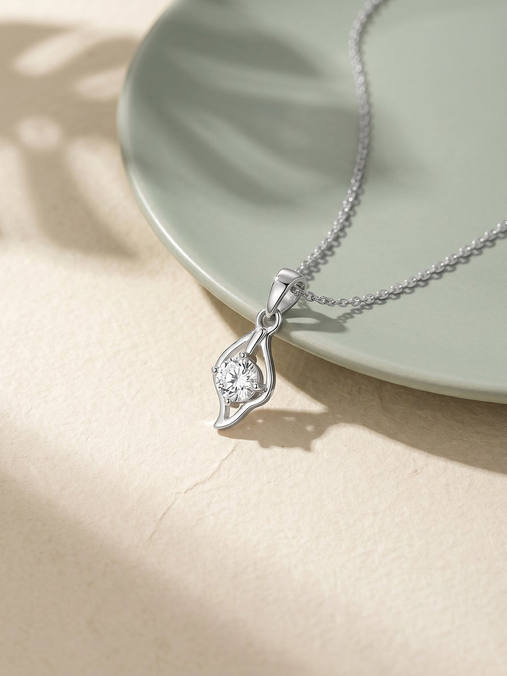 Silver Falling Dew Pendant With Link Chain