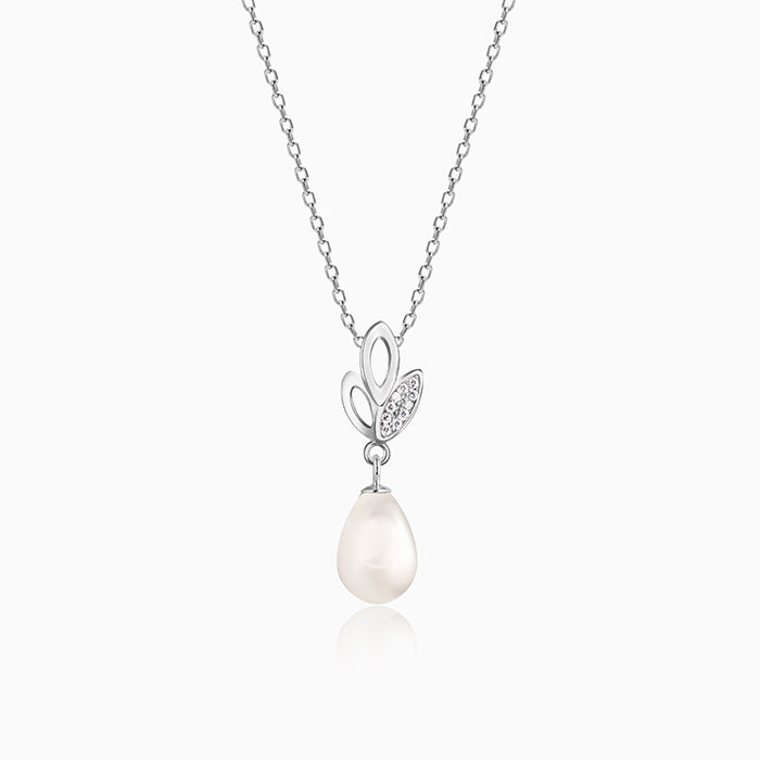 Silver Leafy Pearl Pendant with Link Chain