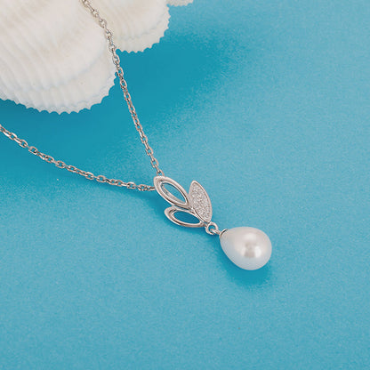 Silver Leafy Pearl Pendant with Link Chain