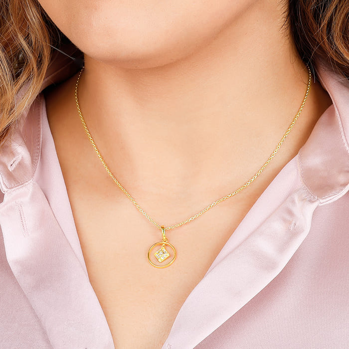 Golden Star Halo Signature Pendant with Link Chain