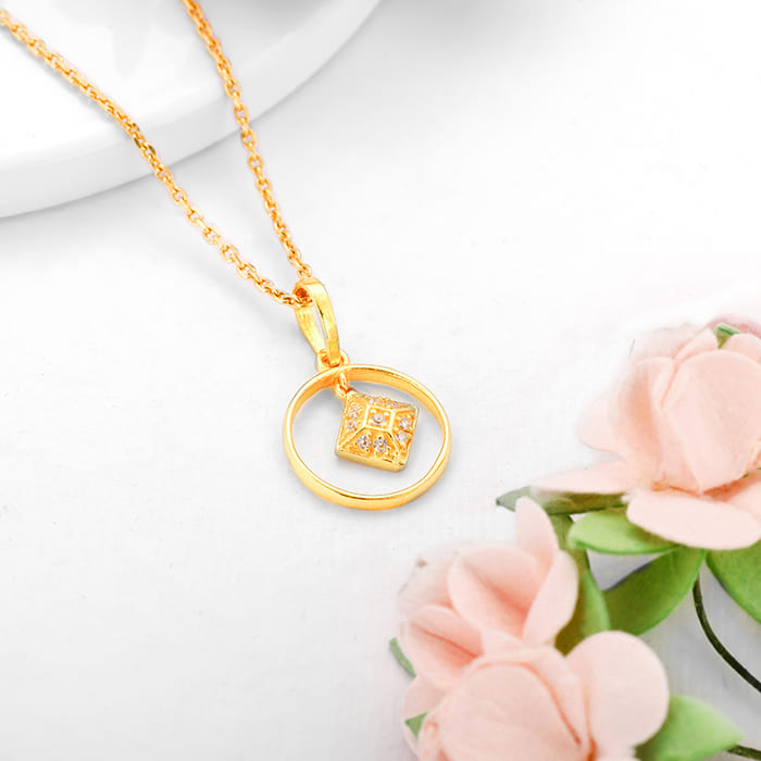 Golden Star Halo Signature Pendant with Link Chain