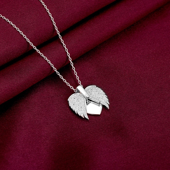 Silver Wings To Fly Heart Pendant With Link Chain