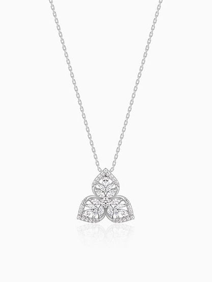Silver Mighty Leaf Pendant With Link Chain