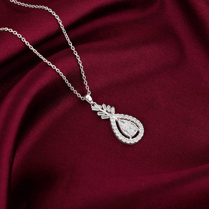 Silver Stark Beauty Pendant With Link Chain