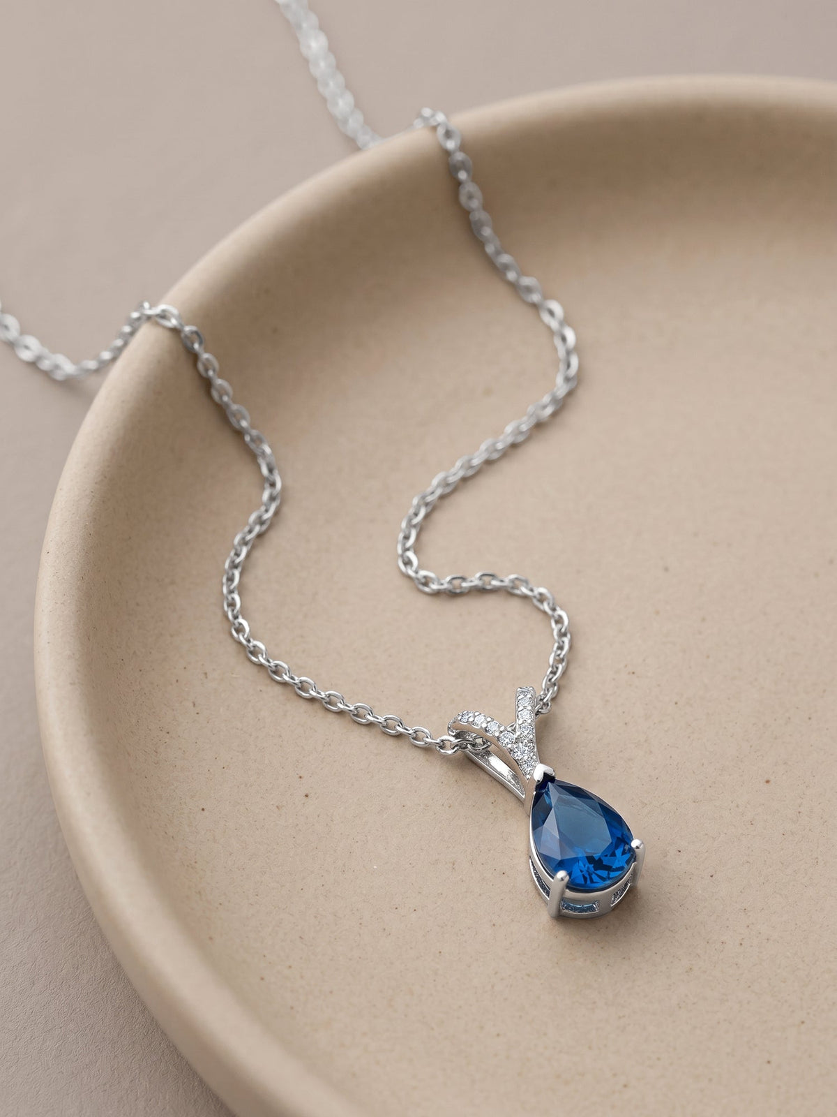Silver Midnight Blue Pendant With Link Chain