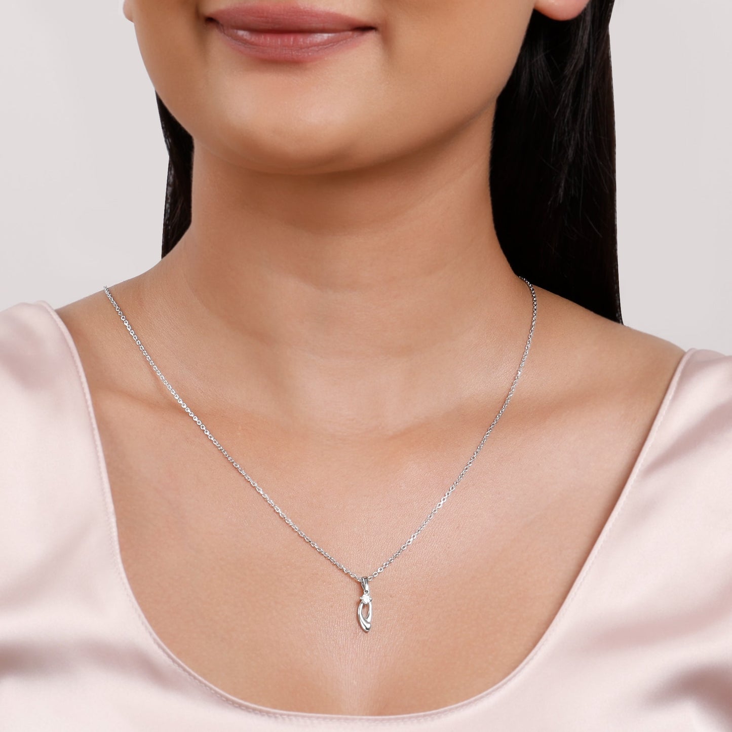 Silver Classy Beauty Pendant With Link Chain