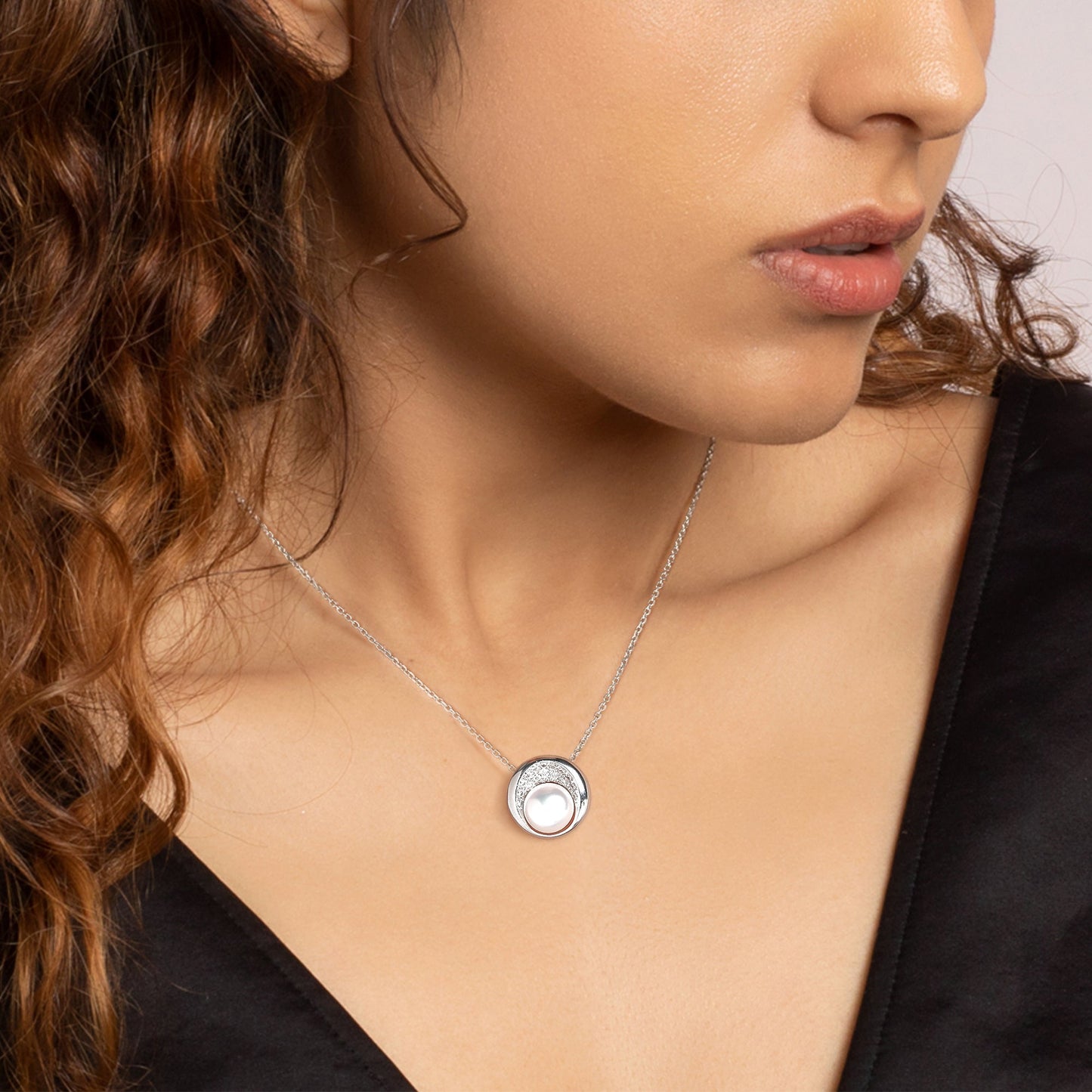 Silver twirling peral