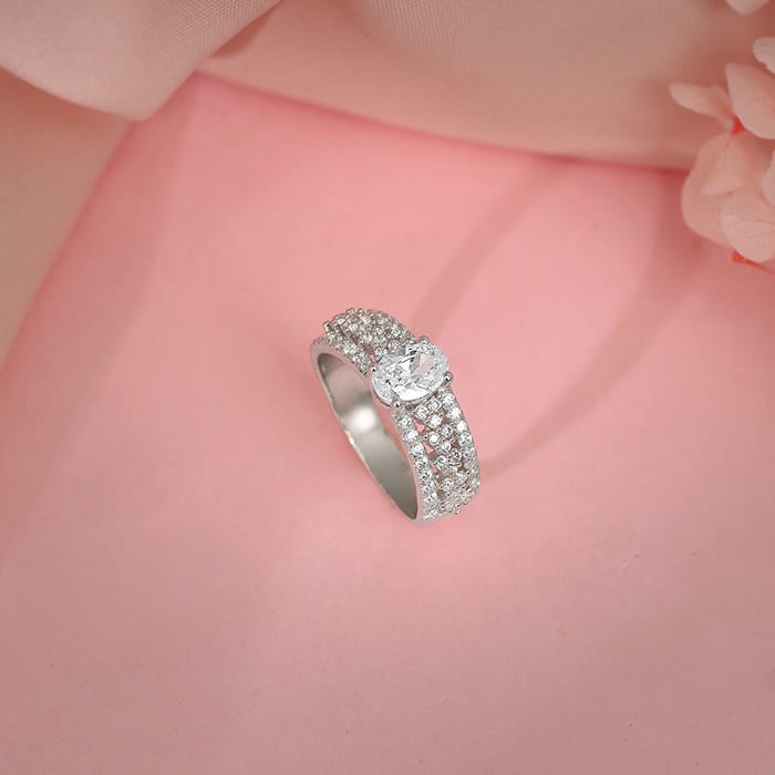 Silver Queen of Hearts Ring