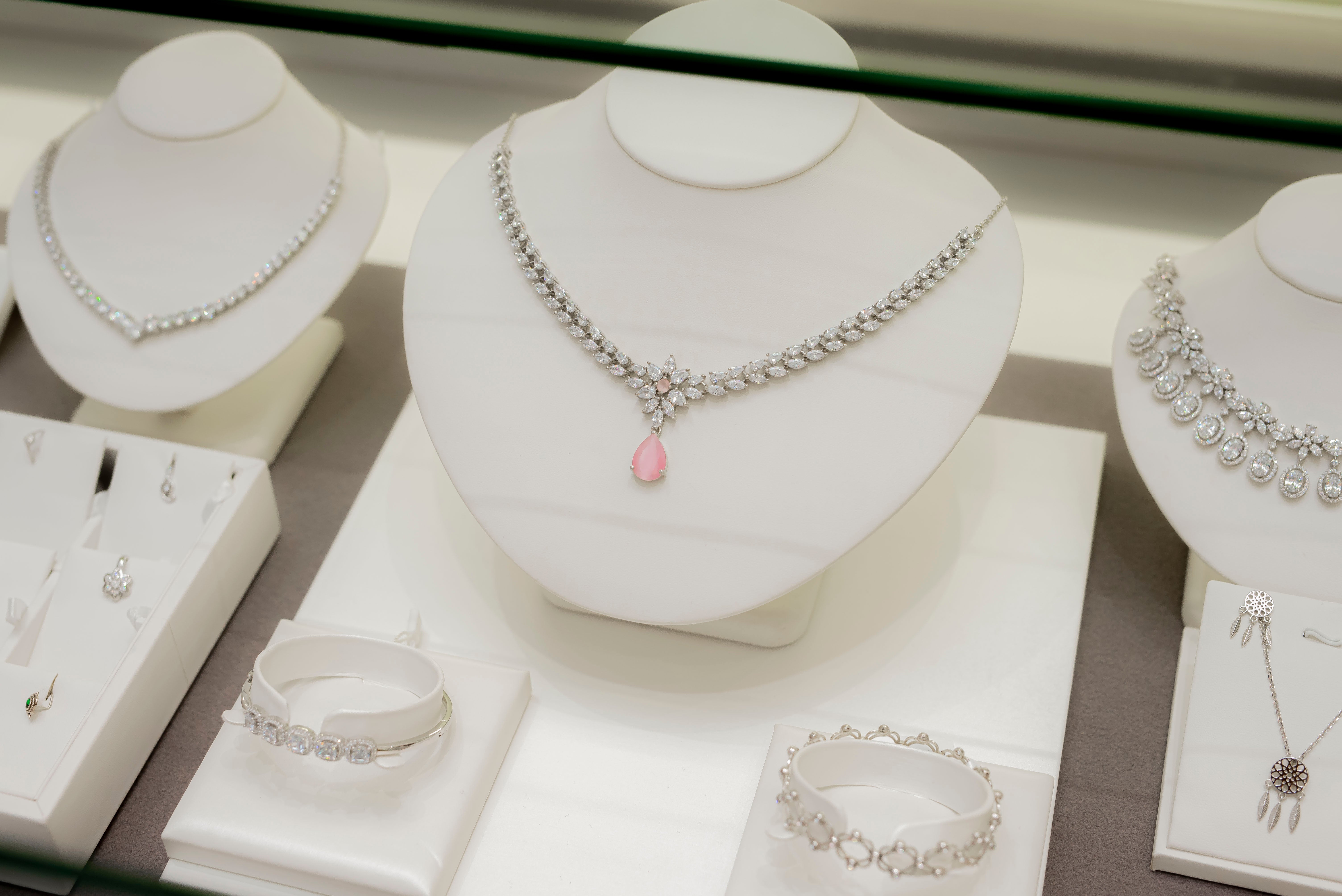 store-img